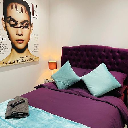 Salt Hill Windsor Legoland Eton Heathrow Luxury 2 Bed 1 Bath Free Parking Lejlighed Slough Eksteriør billede