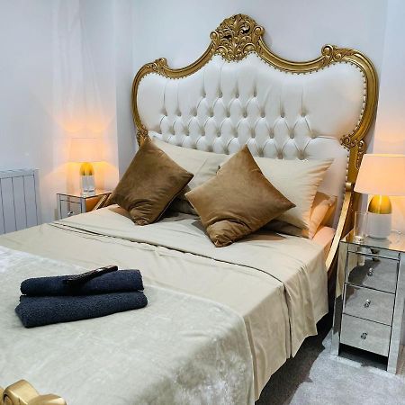 Salt Hill Windsor Legoland Eton Heathrow Luxury 2 Bed 1 Bath Free Parking Lejlighed Slough Eksteriør billede